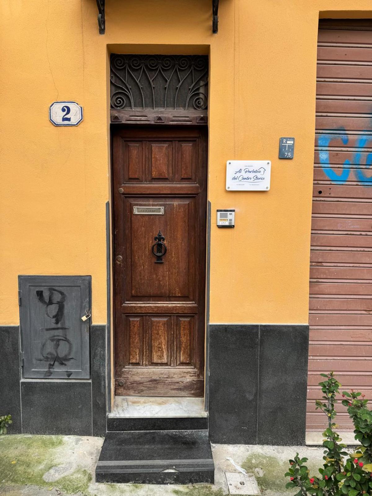 Ferienwohnung Al Parlatoio Del Centro Storico Palermo Exterior foto